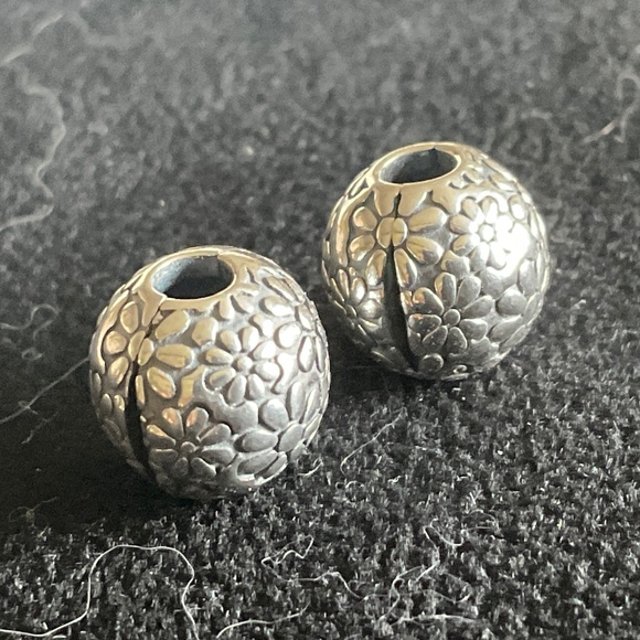 Pandora Silver and Gold Floral Bracelet Charms - Picture 4 of 5